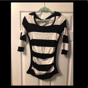 Studio y 3/4 sleeve sweater